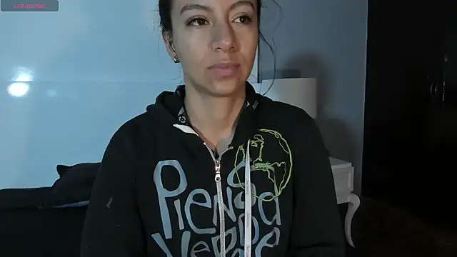 Snapshot of Tamaraakins chatting on November 18, 2025, 12:30 pm Tamaraakins online show from November 18, 2025, 12:30 pm