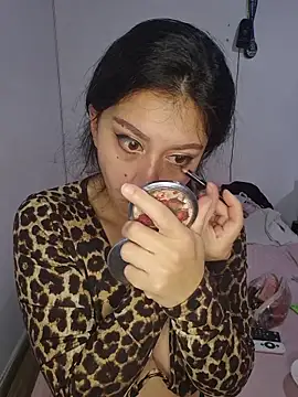 Snapshot of lombarlana-89 chatting on December 14, 2025, 2:55 pm lombarlana-89 online show from December 14, 2025, 2:55 pm