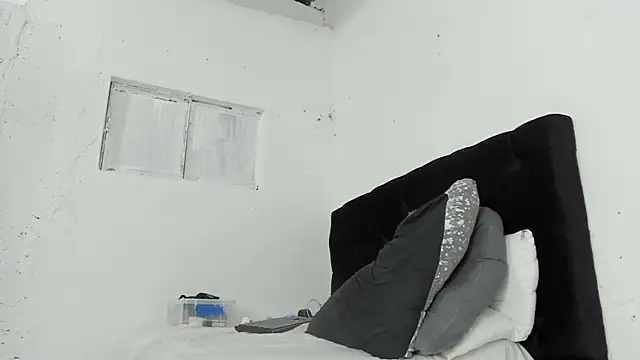 lana whitee online show from November 26, 2025, 4:18 pm