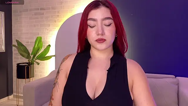 ViolettCastel online show from March 7, 2026, 7:19 pm