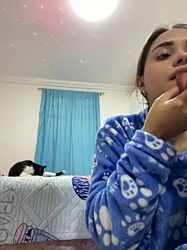 Snapshot of Kimmymadison- chatting on February 17, 2026, 9:01 pm Kimmymadison- online show from February 17, 2026, 9:01 pm