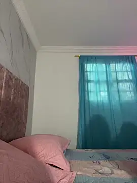 Snapshot of Kimmymadison- chatting on February 18, 2026, 9:22 pm Kimmymadison- online show from February 18, 2026, 9:22 pm