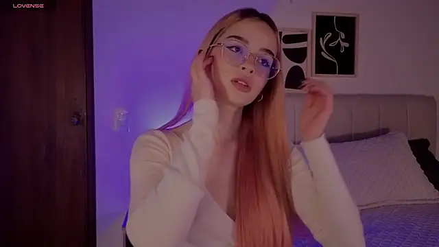 Roxxy mora online show from February 5, 2026, 10:05 pm