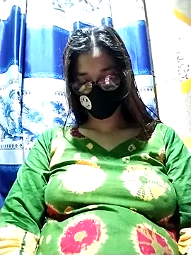 Snapshot of Aruyeshi- chatting on September 14, 2025, 8:04 am Aruyeshi- online show from September 14, 2025, 8:04 am