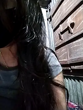 Snapshot of Aruyeshi- chatting on October 4, 2025, 3:35 pm Aruyeshi- online show from October 4, 2025, 3:35 pm