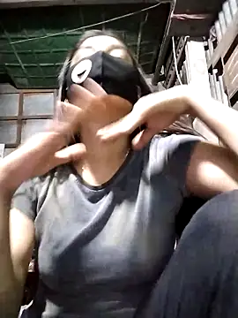 Snapshot of Aruyeshi- chatting on October 5, 2025, 3:47 pm Aruyeshi- online show from October 5, 2025, 3:47 pm