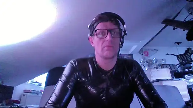 Bigthroaterboy online show from October 30, 2025, 9:29 am