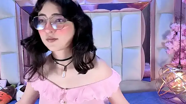 Snapshot of SaraMartini1 chatting on December 2, 2025, 5:53 am SaraMartini1 online show from December 2, 2025, 5:53 am