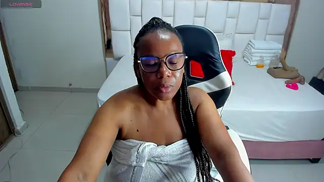 Snapshot of ShantalDior chatting on May 14, 2026, 3:58 am ShantalDior online show from May 14, 2026, 3:58 am