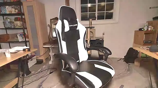 Snapshot of MagnusCockus chatting on March 1, 2025, 3:10 am MagnusCockus online show from March 1, 2025, 3:10 am