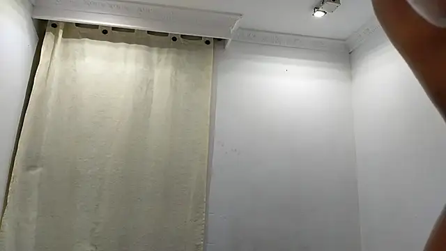 Snapshot of Molly_ADY chatting on December 3, 2024, 7:49 am Molly ADY online show from December 3, 2024, 7:49 am