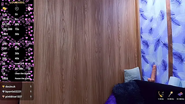 Snapshot of Molly_ADY chatting on November 20, 2025, 7:25 pm Molly ADY online show from November 20, 2025, 7:25 pm