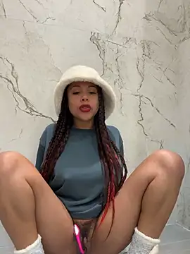 HaileyDiana online show from March 10, 2026, 12:14 am