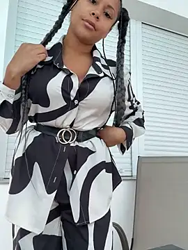 HaileyDiana online show from November 16, 2025, 10:20 am