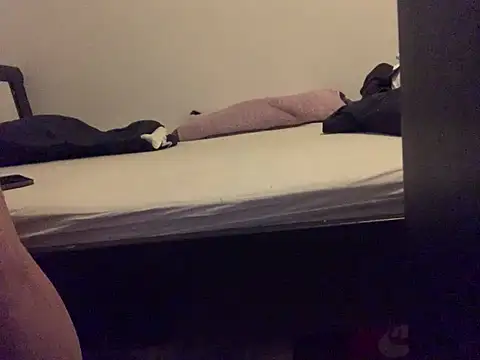 Snapshot of KendrickJiz chatting on March 8, 2025, 12:22 am KendrickJiz online show from March 8, 2025, 12:22 am