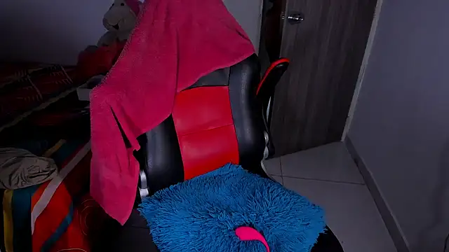 Snapshot of kerlysmith_24 chatting on March 19, 2025, 8:32 pm kerlysmith 24 online show from March 19, 2025, 8:32 pm