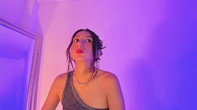 Snapshot of LyaEvanss chatting on October 14, 2025, 1:56 pm LyaEvanss online show from October 14, 2025, 1:56 pm