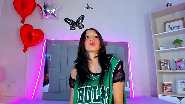 Snapshot of LyaEvanss chatting on February 5, 2025, 3:23 am LyaEvanss online show from February 5, 2025, 3:23 am