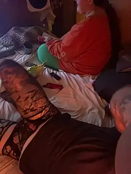 Snapshot of WilldoPita chatting on February 13, 2025, 2:01 am WilldoPita online show from February 13, 2025, 2:01 am