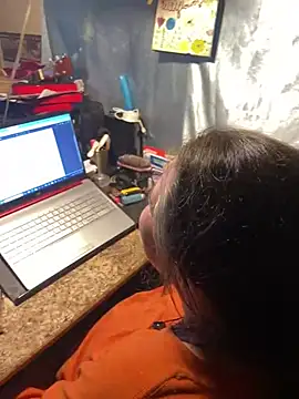 Snapshot of WilldoPita chatting on March 1, 2025, 10:10 pm WilldoPita online show from March 1, 2025, 10:10 pm