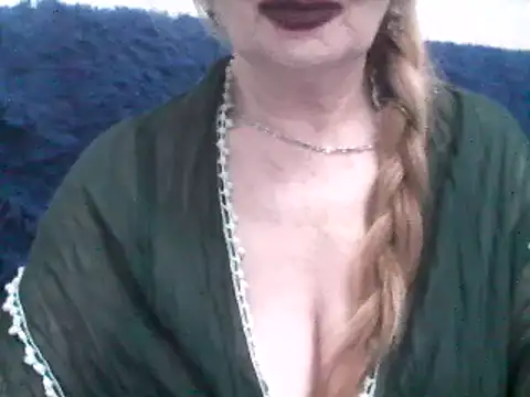 Snapshot of CarlyTreat chatting on March 18, 2025, 3:55 pm CarlyTreat online show from March 18, 2025, 3:55 pm