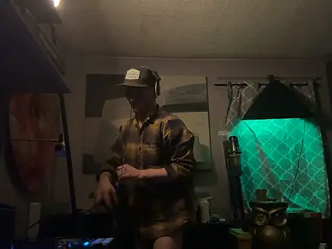 Snapshot of trash4cash chatting on February 21, 2026, 6:59 am trash4cash online show from February 21, 2026, 6:59 am