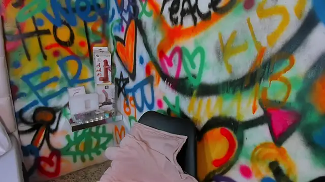 Snapshot of Liana_Bernocchi chatting on September 12, 2025, 8:19 pm Liana Bernocchi online show from September 12, 2025, 8:19 pm