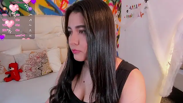 Snapshot of Liana_Bernocchi chatting on October 24, 2025, 8:41 pm Liana Bernocchi online show from October 24, 2025, 8:41 pm