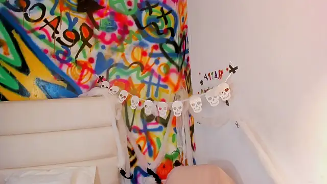 Snapshot of Liana_Bernocchi chatting on October 10, 2025, 10:54 pm Liana Bernocchi online show from October 10, 2025, 10:54 pm