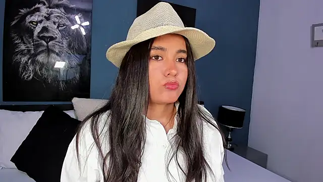 Snapshot of Liana_Bernocchi chatting on March 6, 2025, 8:27 pm Liana Bernocchi online show from March 6, 2025, 8:27 pm