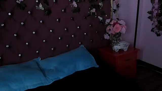 Snapshot of MaddyHudson chatting on February 7, 2025, 12:42 am MaddyHudson online show from February 7, 2025, 12:42 am