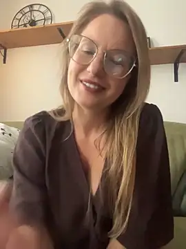 Vanilladreams online show from June 9, 2026, 4:41 pm