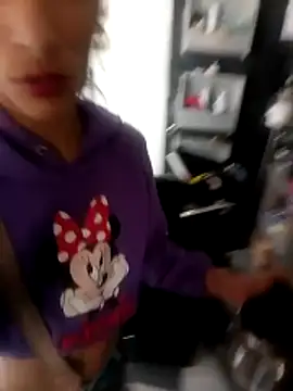 roxy roxxan online show from April 13, 2026, 7:07 pm