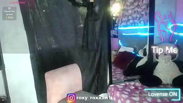 roxy roxxan online show from March 15, 2025, 1:07 pm