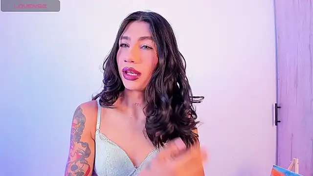 sofiaa grey  online show from November 20, 2025, 11:33 am