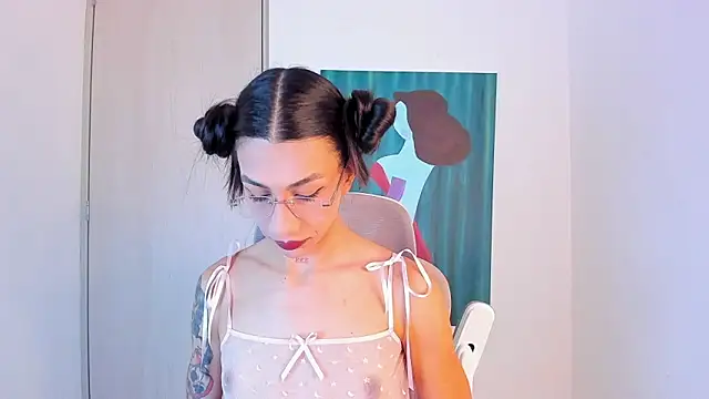 sofiaa grey  online show from March 25, 2026, 3:22 pm