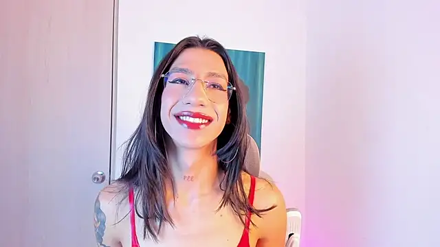 sofiaa grey  online show from March 8, 2026, 4:21 pm