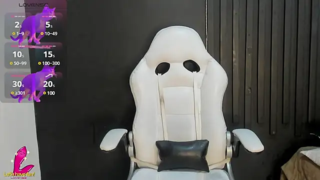 Shayla27 online show from January 30, 2025, 1:20 pm