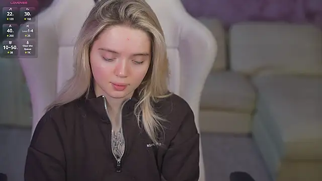 Snapshot of Cassy-Celestial_ chatting on March 9, 2025, 11:56 pm Cassy-Celestial online show from March 9, 2025, 11:56 pm