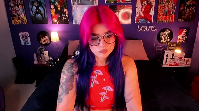 Snapshot of anne_cross chatting on October 7, 2025, 12:11 am anne cross online show from October 7, 2025, 12:11 am