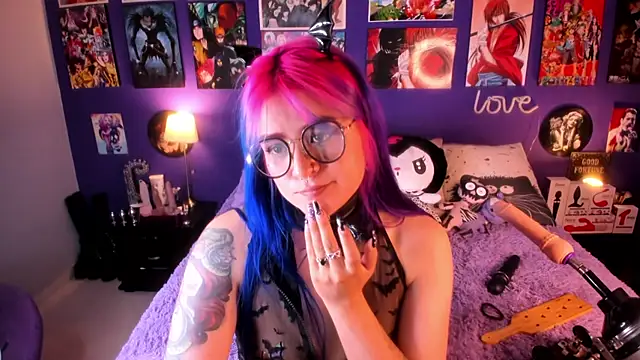 Snapshot of anne_cross chatting on March 20, 2025, 1:35 am anne cross online show from March 20, 2025, 1:35 am