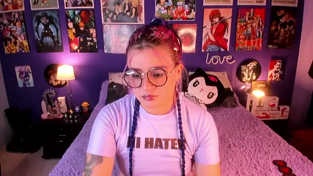 Snapshot of anne_cross chatting on September 10, 2025, 11:26 pm anne cross online show from September 10, 2025, 11:26 pm