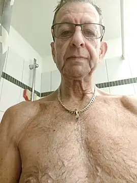 Snapshot of Jossi15 chatting on January 6, 2026, 5:50 pm Jossi15 online show from January 6, 2026, 5:50 pm