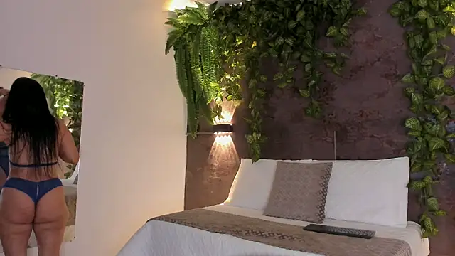 emily hunter12 online show from April 18, 2026, 1:35 pm