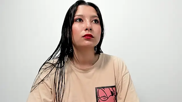 Snapshot of cami-01 chatting on November 19, 2025, 8:53 pm cami-01 online show from November 19, 2025, 8:53 pm