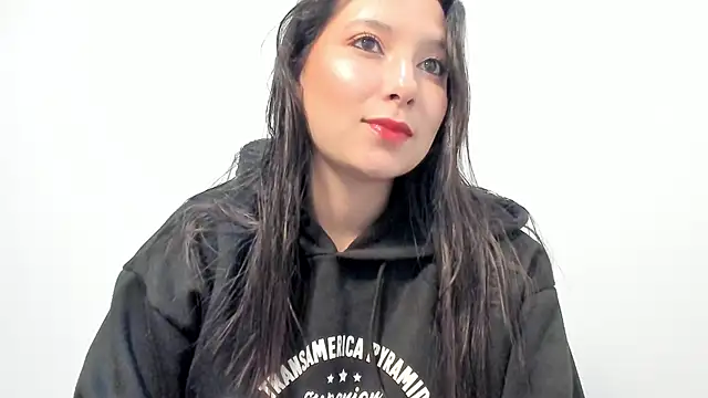 Snapshot of cami-01 chatting on November 21, 2025, 8:52 pm cami-01 online show from November 21, 2025, 8:52 pm