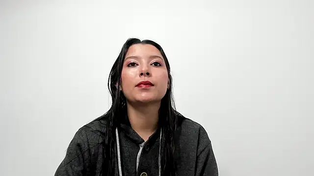 Snapshot of cami-01 chatting on November 7, 2025, 8:46 pm cami-01 online show from November 7, 2025, 8:46 pm