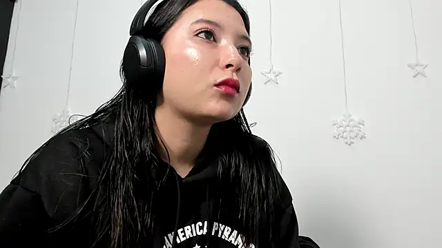 cami-01 online show from April 12, 2026, 12:08 pm