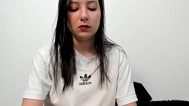 Snapshot of cami-01 chatting on October 16, 2025, 8:06 pm cami-01 online show from October 16, 2025, 8:06 pm