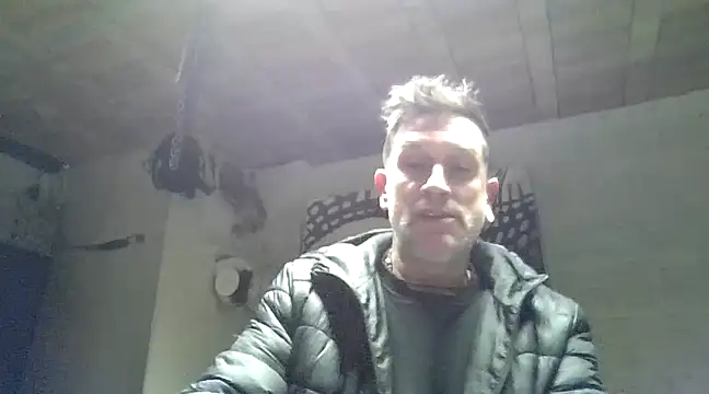 Snapshot of oopsxx chatting on January 29, 2025, 2:30 am oopsxx online show from January 29, 2025, 2:30 am